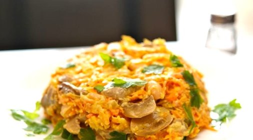 Салат с шампиньонами и фасолью