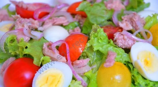 Салат с тунцом