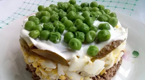 Салат с горошком