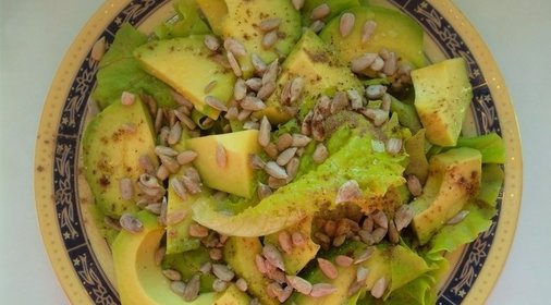 Салат с авокадо