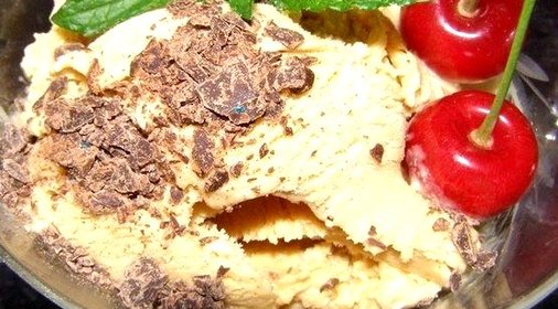 Творожное мороженое с шоколадной крошкой