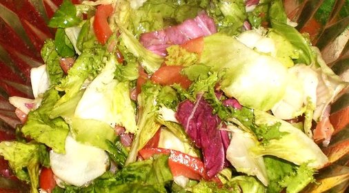 Простой салат с семгой слабосоленой