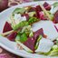 Салат с печеной свеклой и козьим сыром