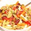 Салат с пастой, грудинкой, оливками и моцареллой