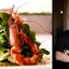 Салат с креветками, пюре из брокколи и печеными овощами