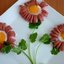 Ромашка из сосиски и яйца