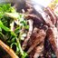 Рустикальный зеленый салат с говяжей печенью и трюфельным маслом