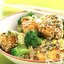 Курица с брокколи, рисом и кунжутом