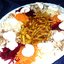 Овощной салат с курицей и картофелем фри
