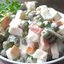 Салат с кальмарами и горошком