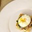 Яйцо пашот с белой спаржей и голландским соусом