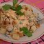Салат с фасолью и сухариками