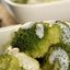 Брокколи с соусом из четырех сыров