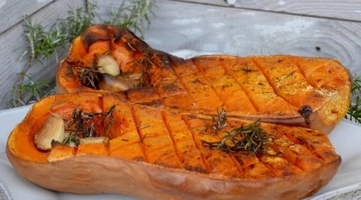 Тыква сквош с розмарином и чесноком