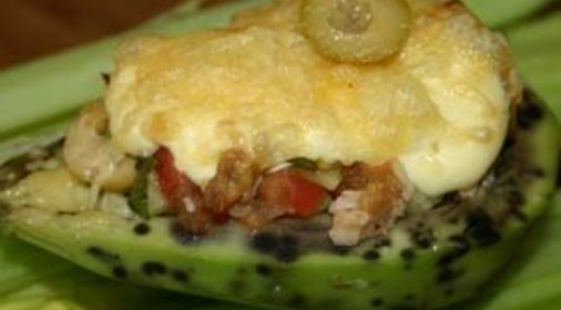 Салат из баранины в авокадо