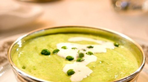 Крем-суп из зеленого горошка и мяты