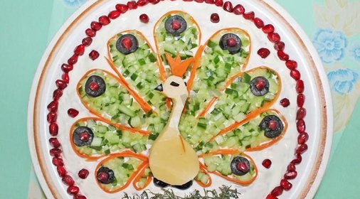 Салат Жар-птица опятами и курицей