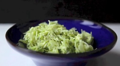 Салат из молодой капусты