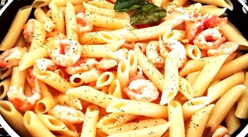 Пенне с креветками по‑тайски