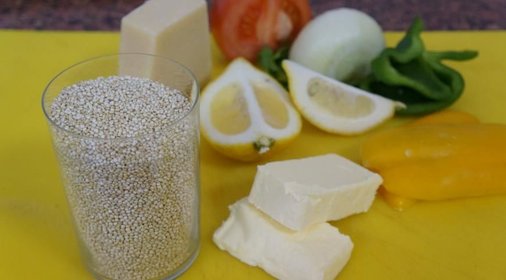 Семга в кунжуте с гарниром из киноа