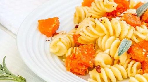Фузилли с тыквой и фундуком