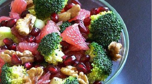 Салат с брокколи и грейфрутом