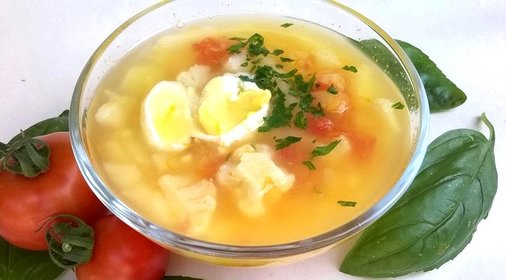 Суп овощной с перепелиными яйцами