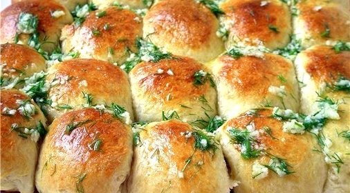Пампушки с чесночным соусом