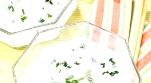 Салат с огурцом и мятой
