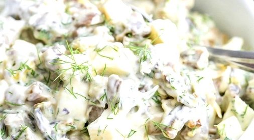 Салат новогодний из грибов