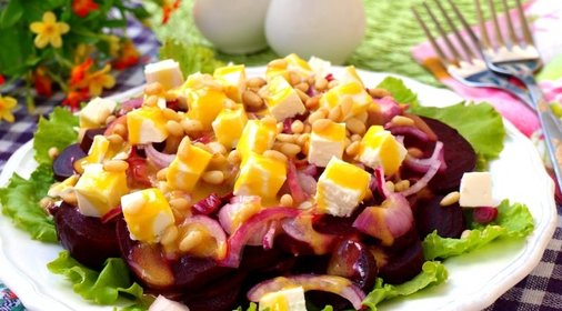 Салат из свеклы с фетой и кедровыми орешками