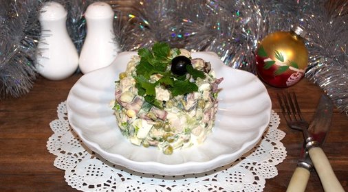 Салат Новогодний с куриной грудкой
