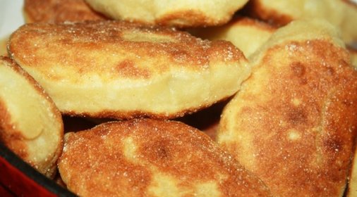 Пирожки из теста на мацони с картофелем и фаршем