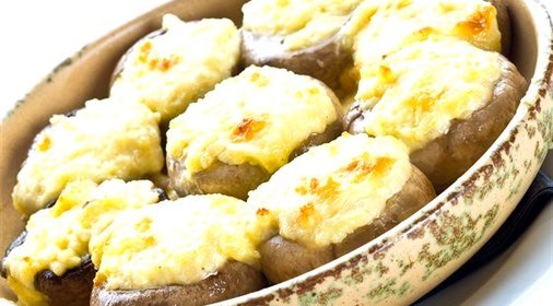 Фаршированные шампиньоны с сыром