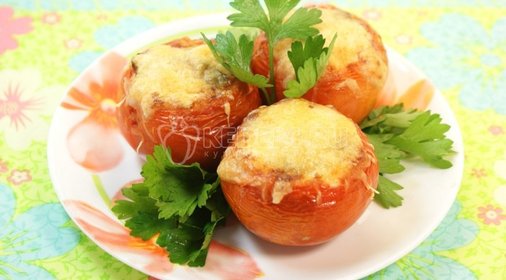 Салат из пасты и лосося с перцем