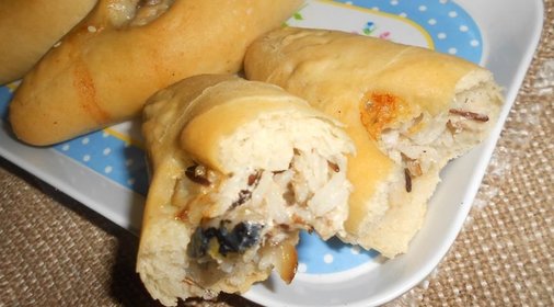 Расстегаи со скумбрией и рисом