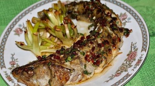 Судак, запеченый на итальянский манер