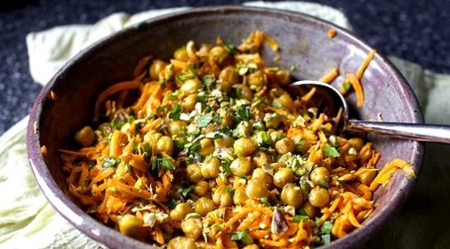 Морковный салат с нутом