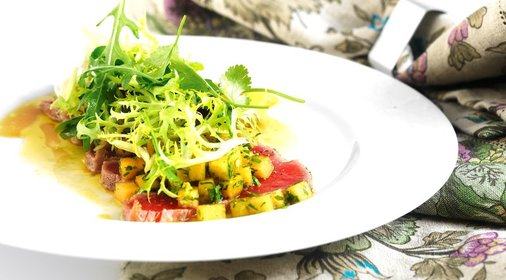 Салат с тунцом и дыней