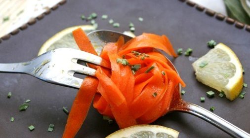 Лимонная морковь с зеленью