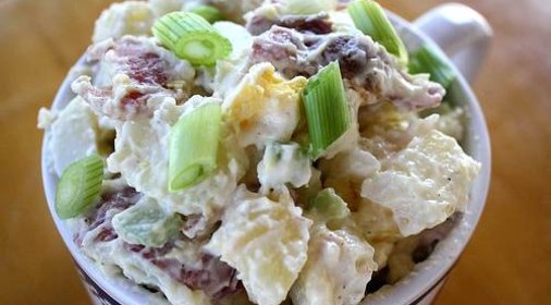 Салат из картофеля с сельдереем