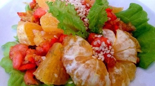 Салат с креветками и апельсинами