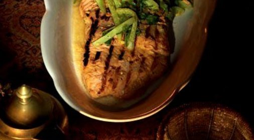 Пряная форель с огурцом