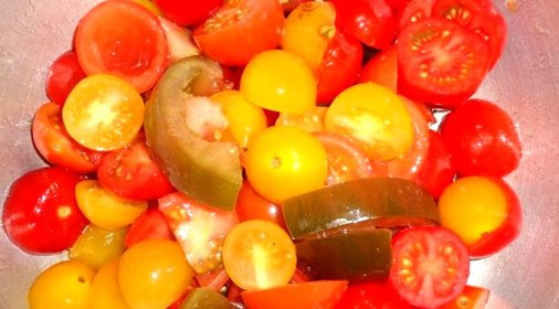 Салат с черри и салатной смесью