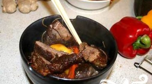 Утка по-китайски с лапшой и овощами