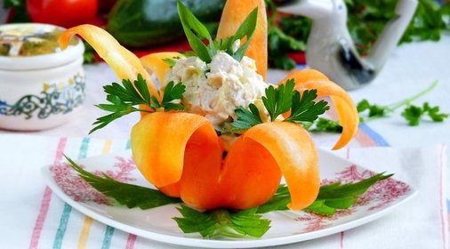 Салат «Нежность» в чашечке-цветке