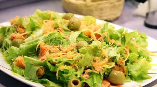 Салат из редиса с маслинами