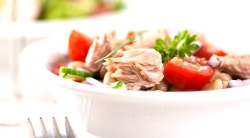 Салат с тунцом и фасолью по‑тоскански